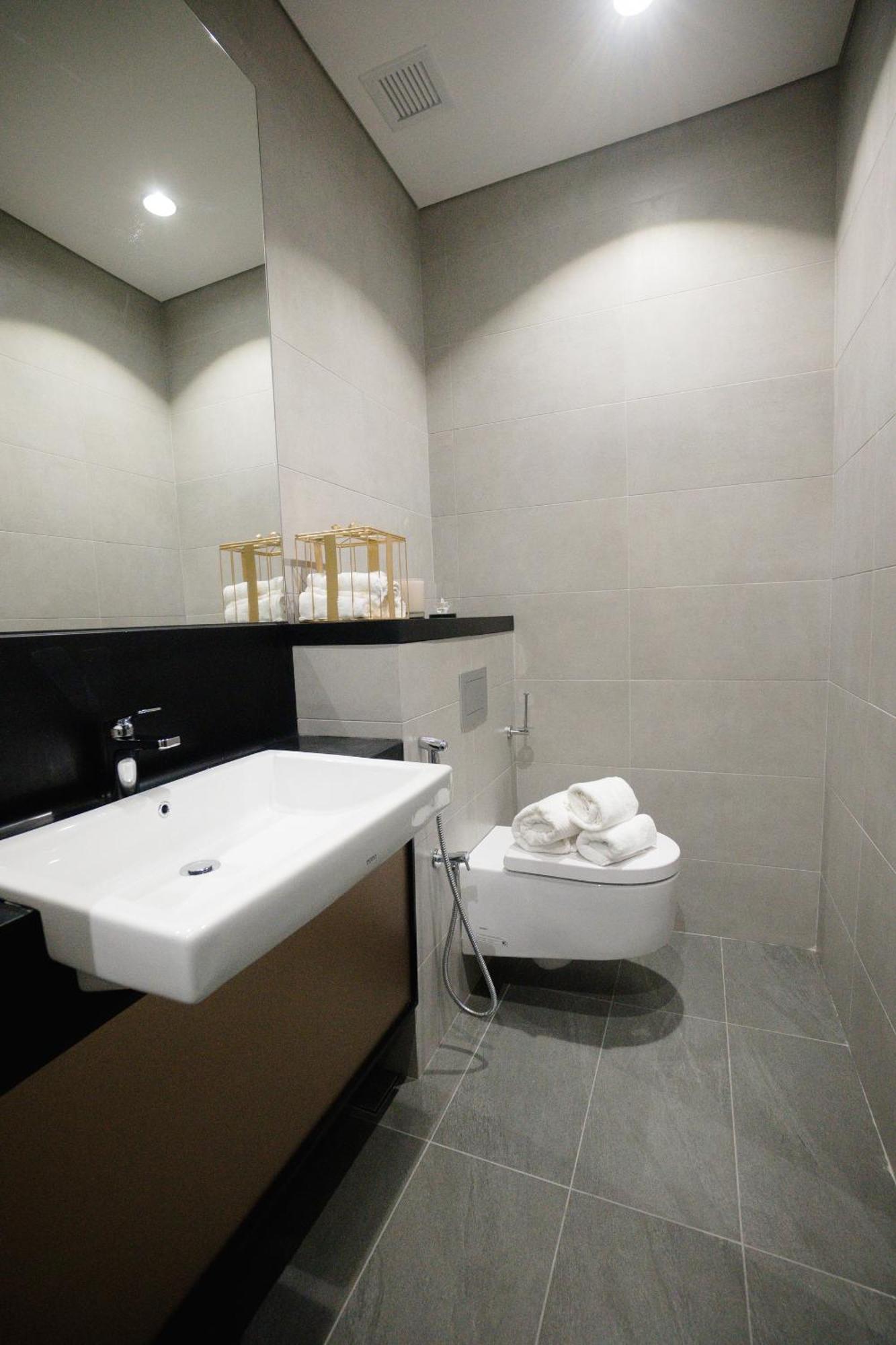 Apartment 8 Kia Peng